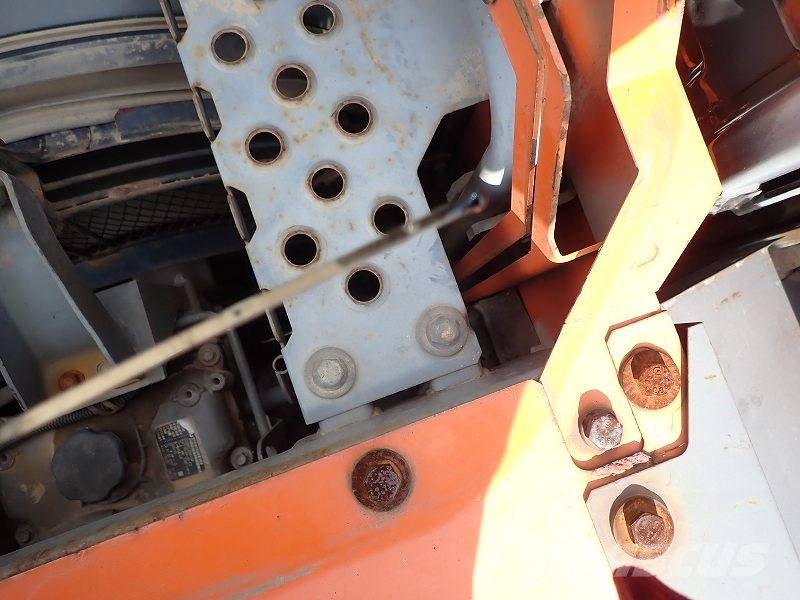 Hitachi ZX135US‑3 Bageri gusjeničari
