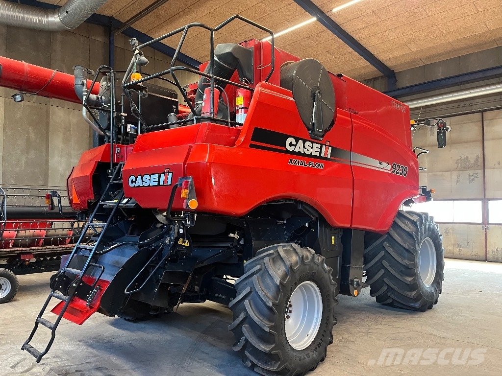 Case IH 9230 Med 35" skærebord Cosechadoras combinadas