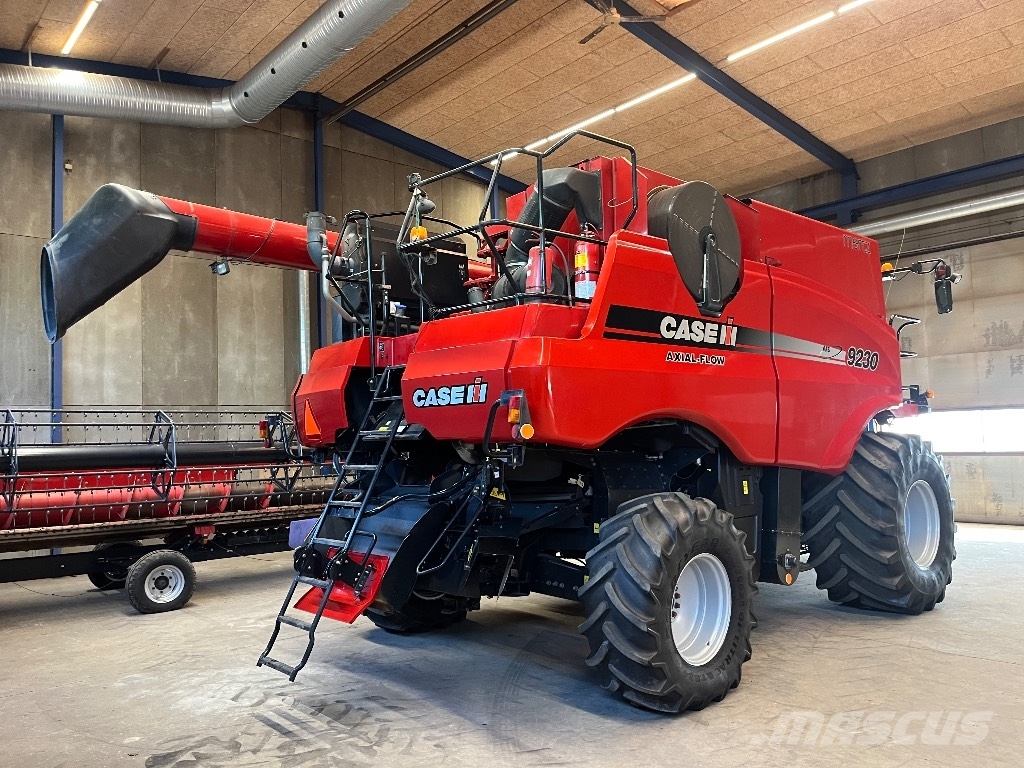 Case IH 9230 Med 35" skærebord Cosechadoras combinadas