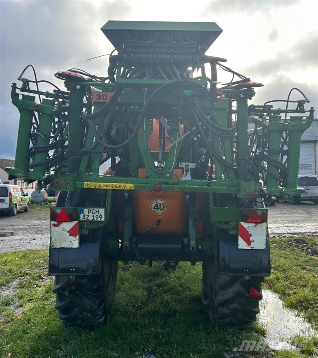 Amazone UX5200 Super 30m Trailed sprayers