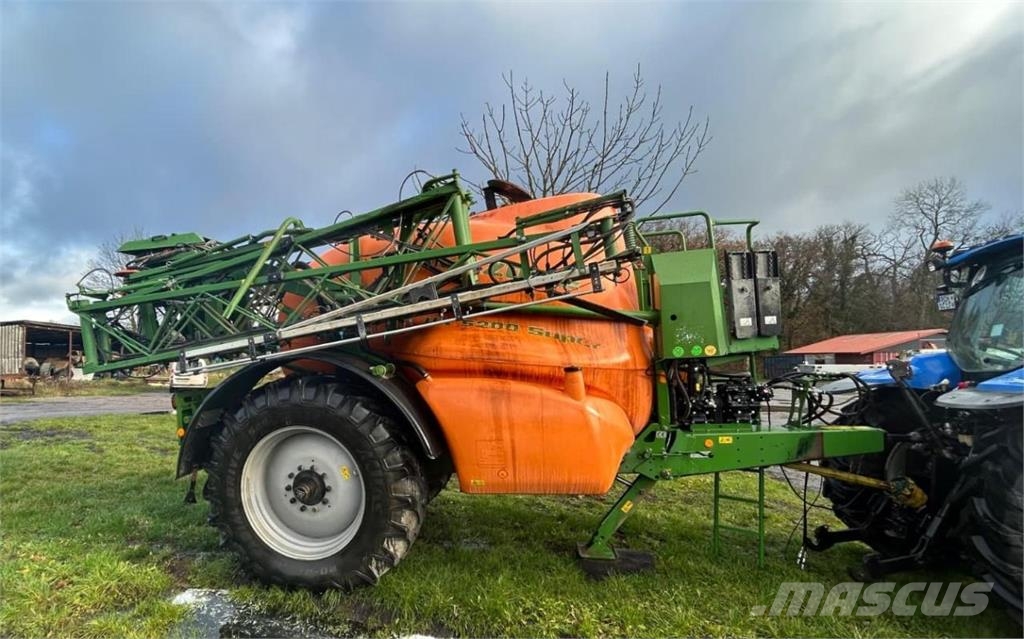 Amazone UX5200 Super 30m Trailed sprayers