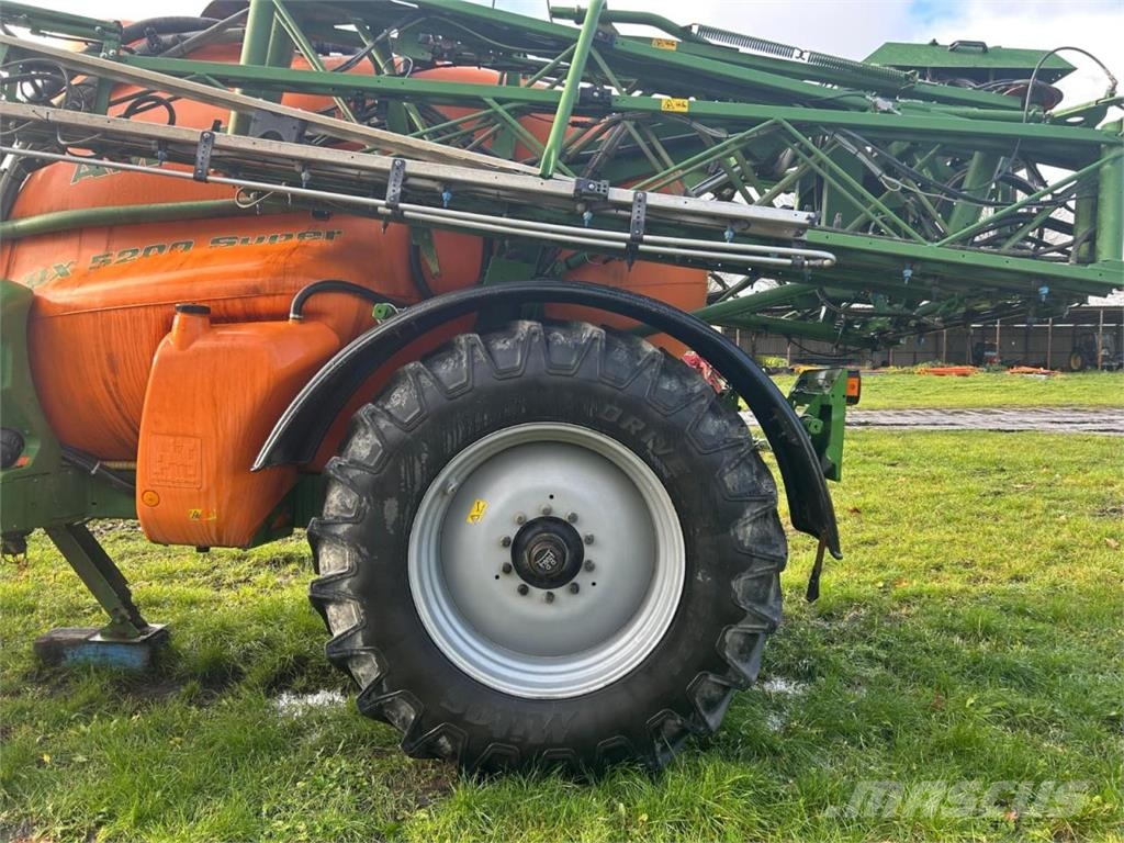 Amazone UX5200 Super 30m Trailed sprayers