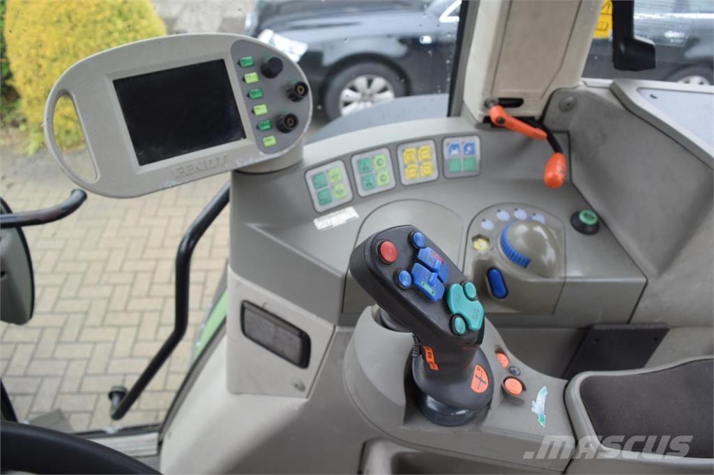 Fendt 714 Vario Трактори