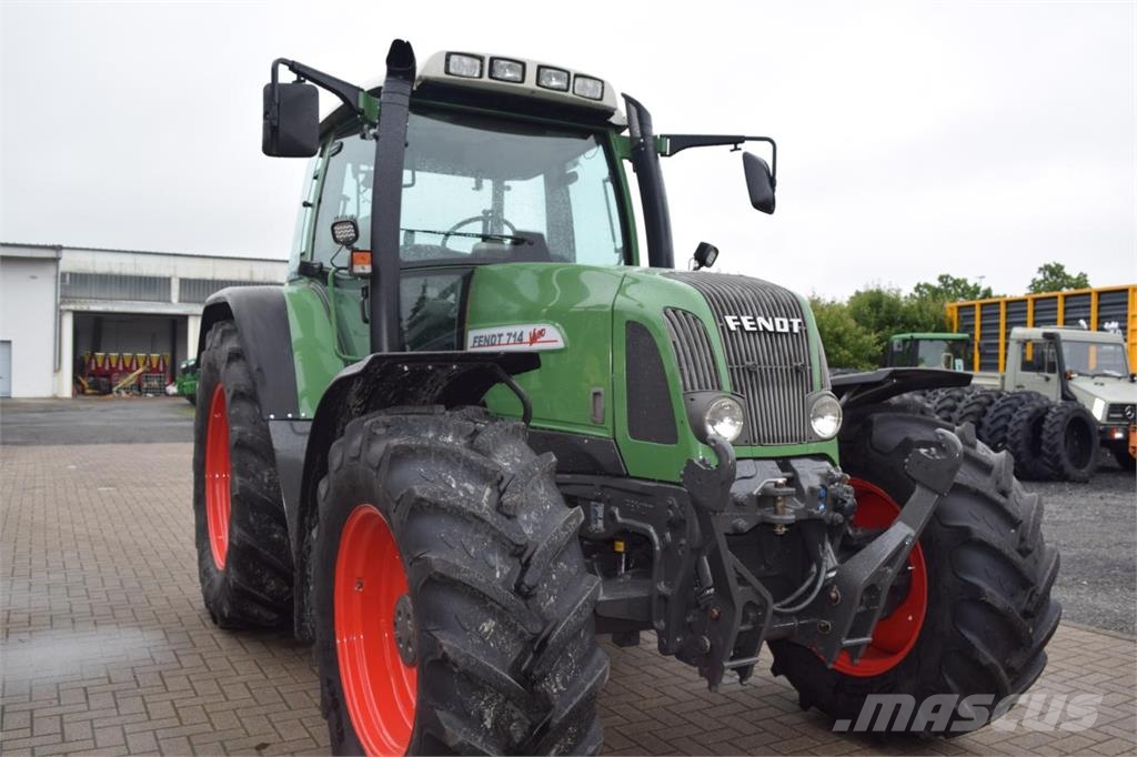 Fendt 714 Vario Трактори