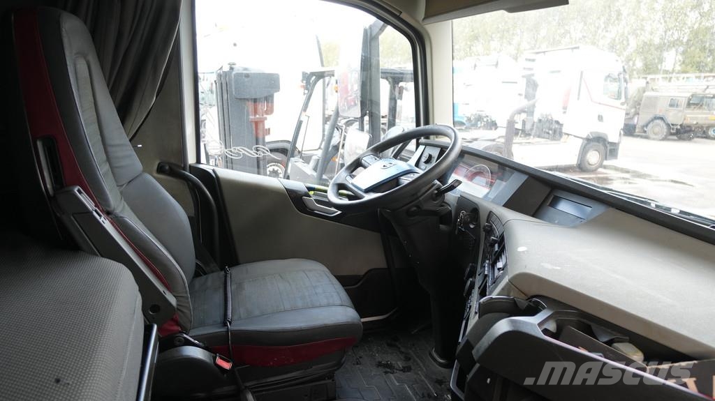 Volvo FH 420 Mega tractor unit Sadulveokid