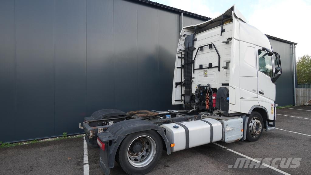 Volvo FH 420 Mega tractor unit Sadulveokid
