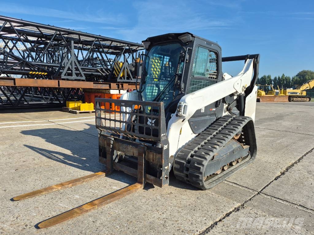 Bobcat T76 (Bucket + Forks) Mini incarcator