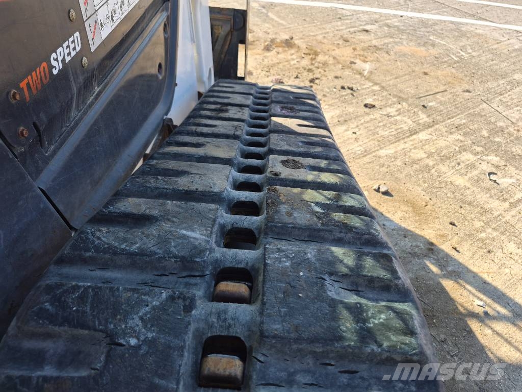 Bobcat T76 (Bucket + Forks) Mini incarcator