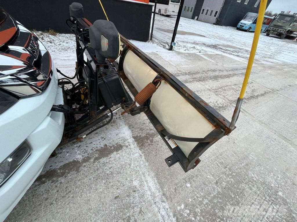 Isuzu D-max 4x4 SNOW PLOW & SPREADER Auto's