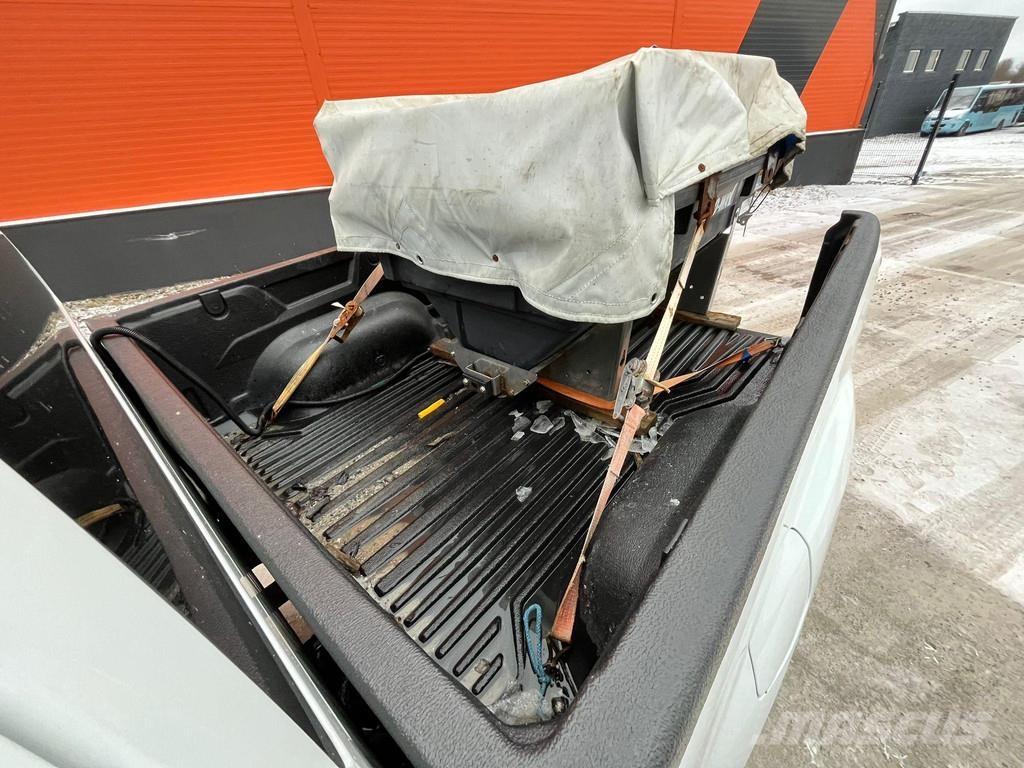Isuzu D-max 4x4 SNOW PLOW & SPREADER Auto's