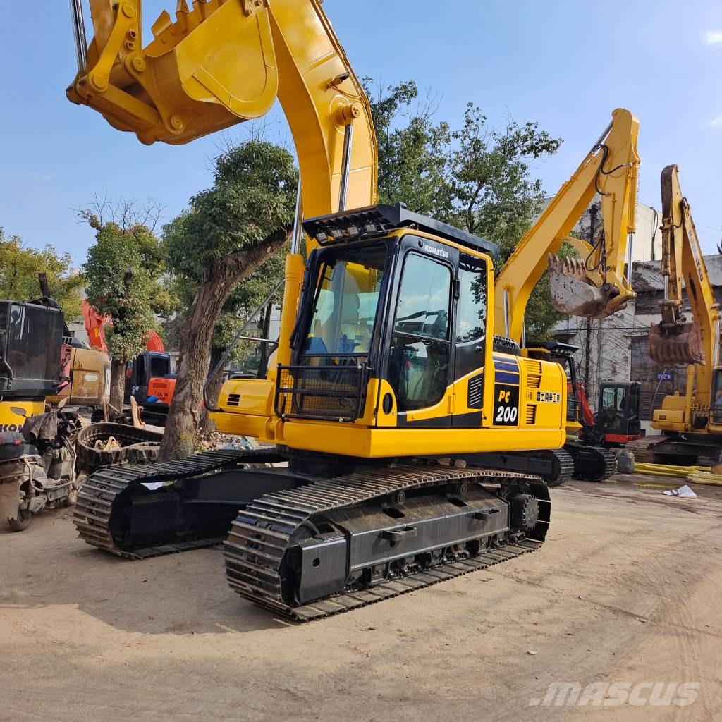 Komatsu PC 220-8 - China Largest Supplier Bageri guseničari