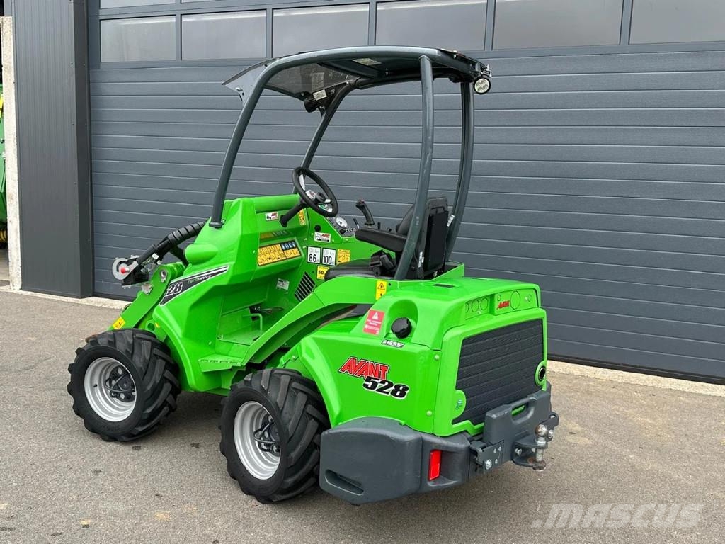 Avant 528 mini-shovel Miniładowarki