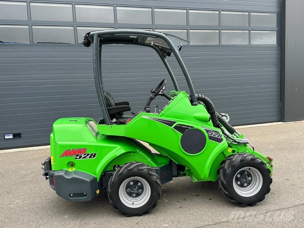 Avant 528 mini-shovel Miniładowarki