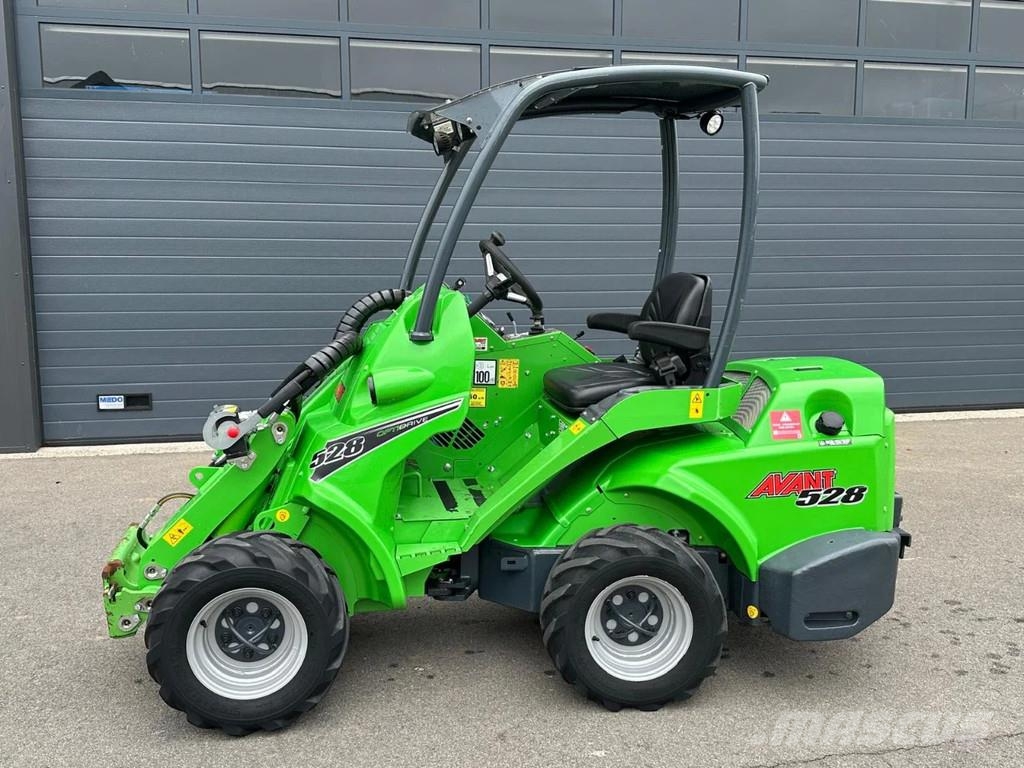 Avant 528 mini-shovel Miniładowarki