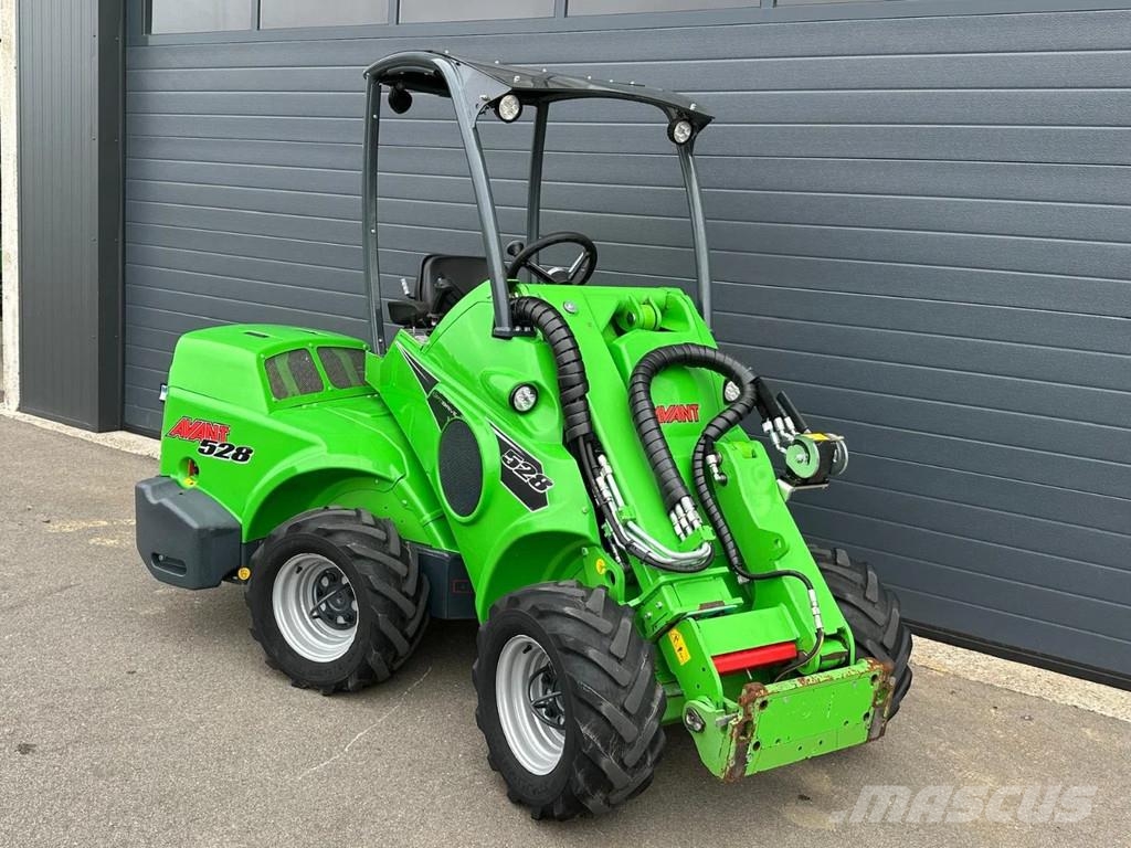 Avant 528 mini-shovel Miniładowarki