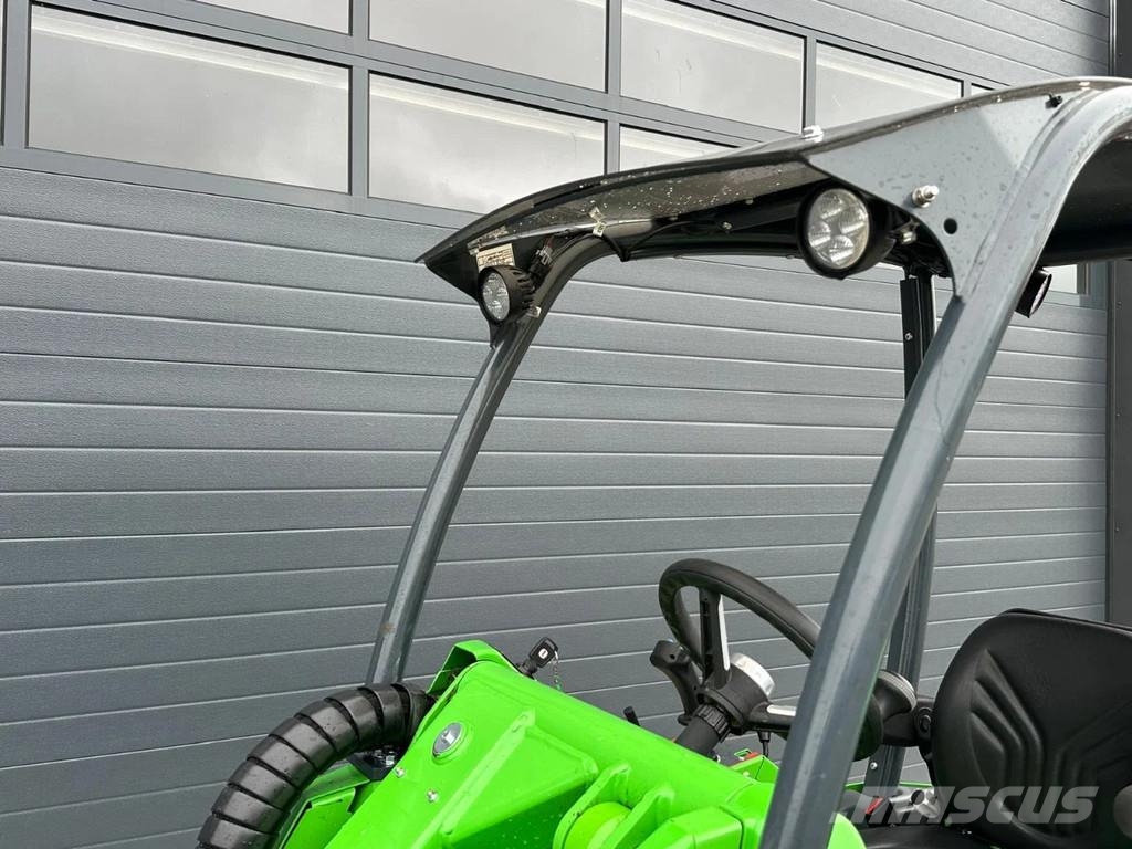 Avant 528 mini-shovel Miniładowarki
