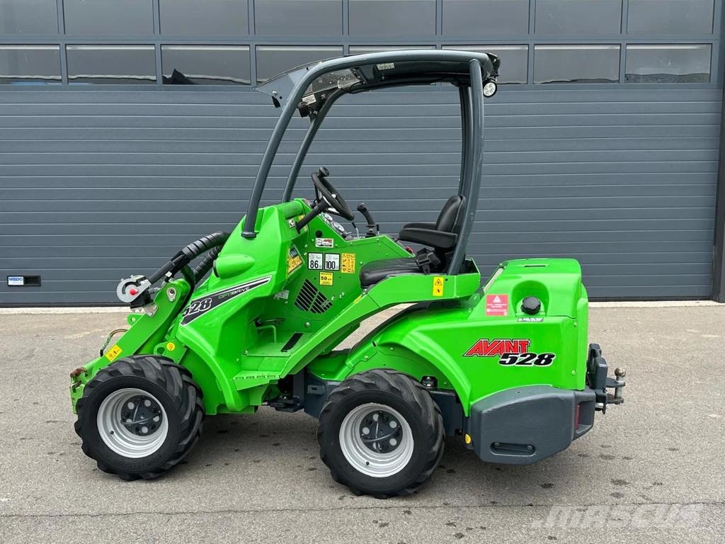 Avant 528 mini-shovel Miniładowarki