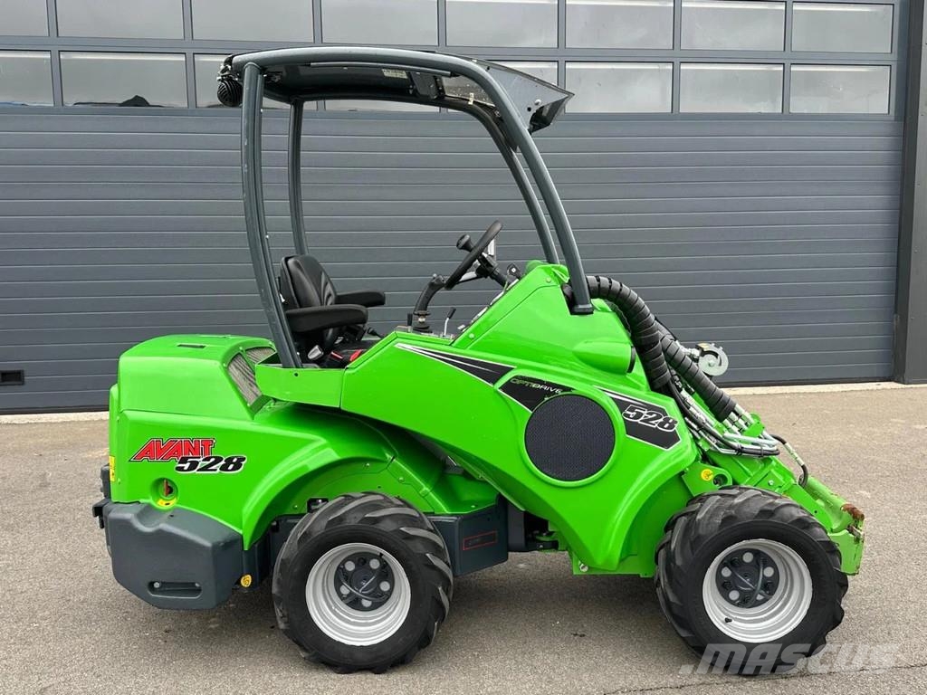Avant 528 mini-shovel Miniładowarki