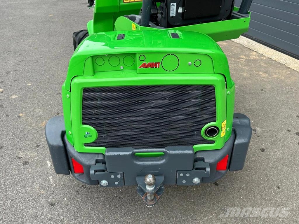 Avant 528 mini-shovel Miniładowarki