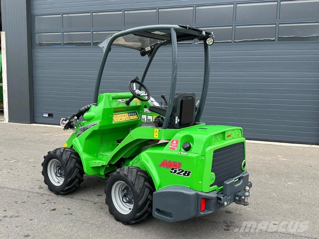 Avant 528 mini-shovel Miniładowarki