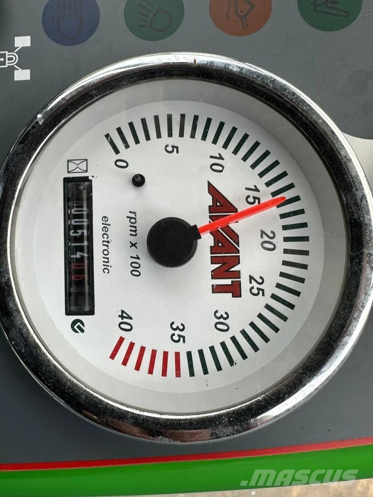 Avant 528 mini-shovel Miniładowarki
