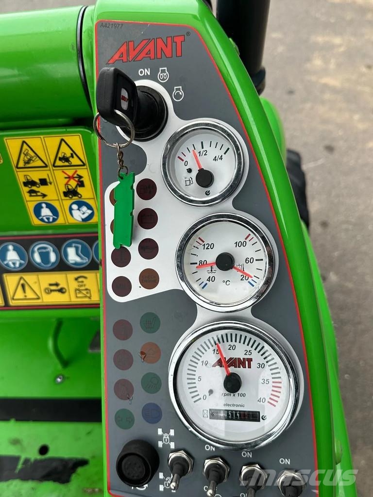 Avant 528 mini-shovel Miniładowarki
