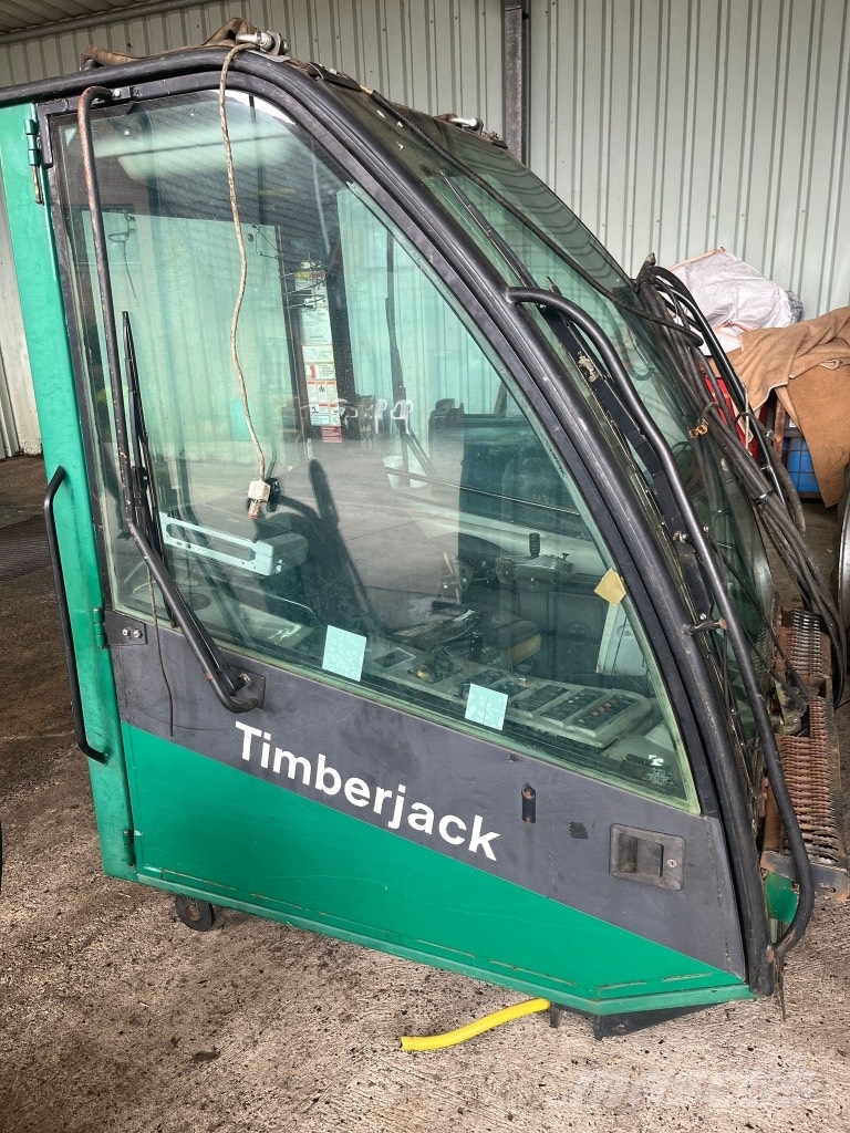  Timberjack/John Deere 1470 كابينة والداخلية