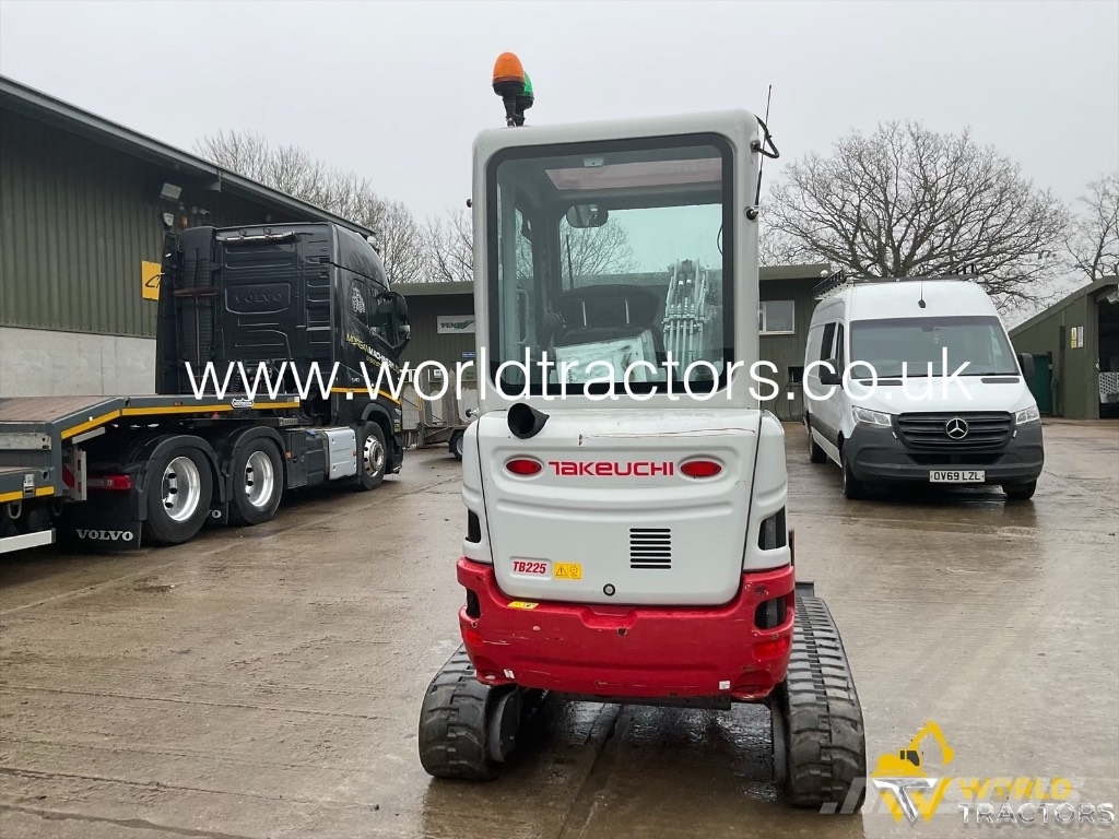 Takeuchi TB 225 Minigravere <7t