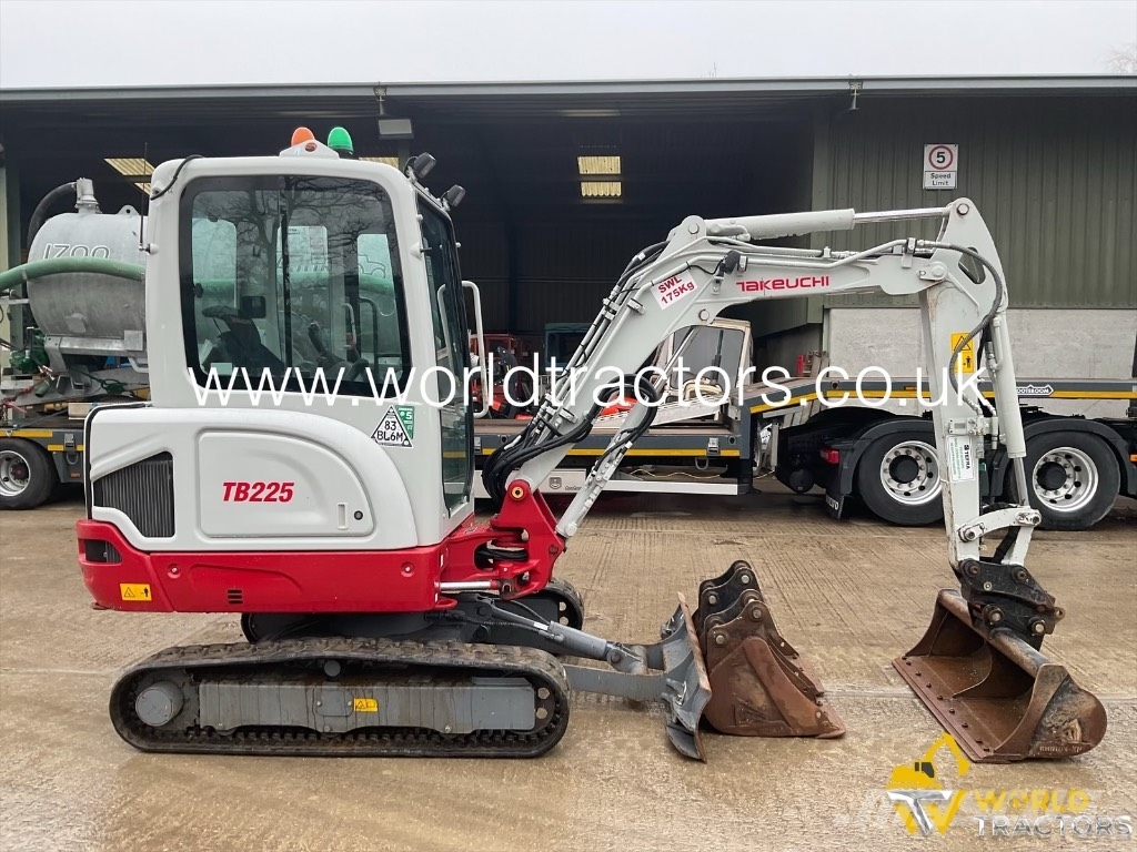 Takeuchi TB 225 Minigravere <7t