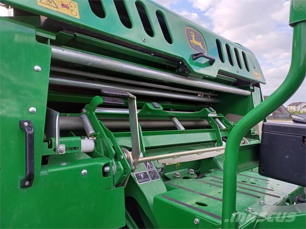 John Deere C441R Masina de balotat cilindric
