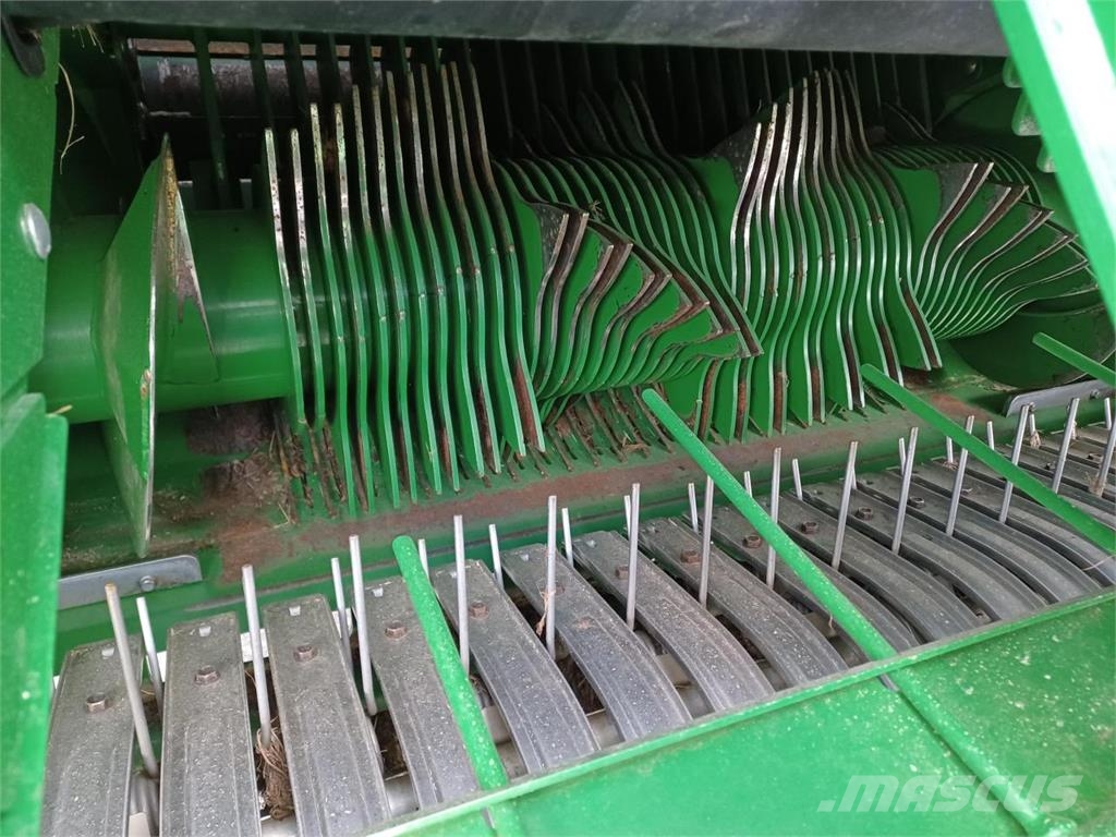 John Deere C441R Masina de balotat cilindric