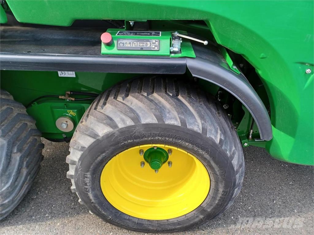 John Deere C441R Masina de balotat cilindric