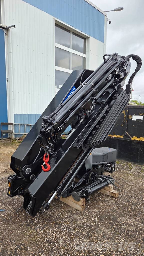 HMF 2820 K-5 + JIB FJ-700 K-4 Iekrāvēju krāni