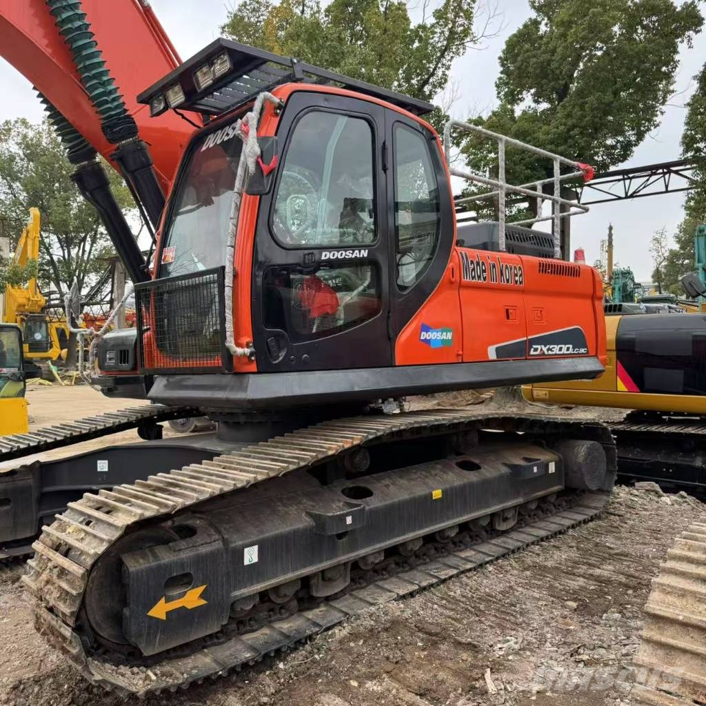 Doosan DX 300 LC Paletli ekskavatörler