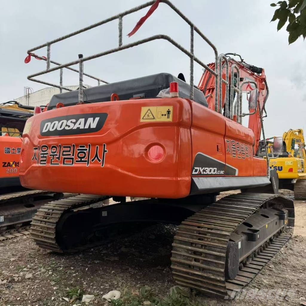 Doosan DX 300 LC Paletli ekskavatörler