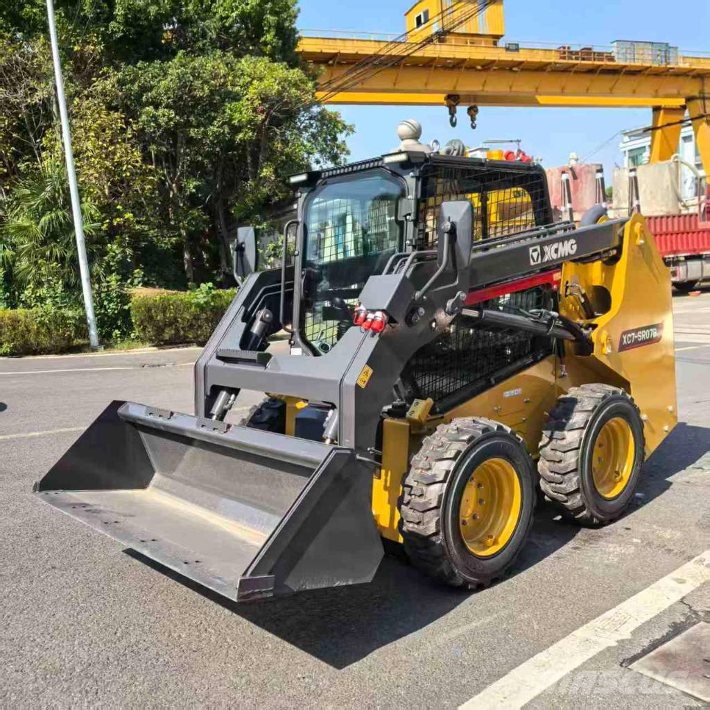XCMG XC 7-SR 07 B 滑移装载机