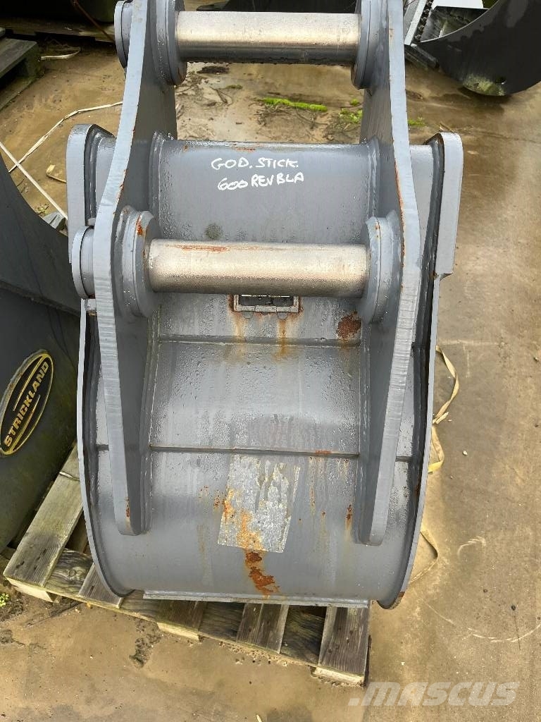 Strickland 65MM / 24" / REV BLADE Buckets