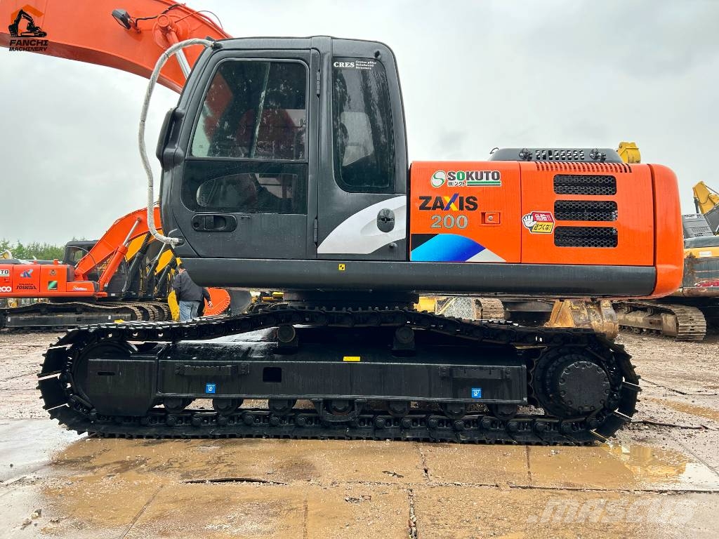 Hitachi ZX 200 LC Гусеничні екскаватори