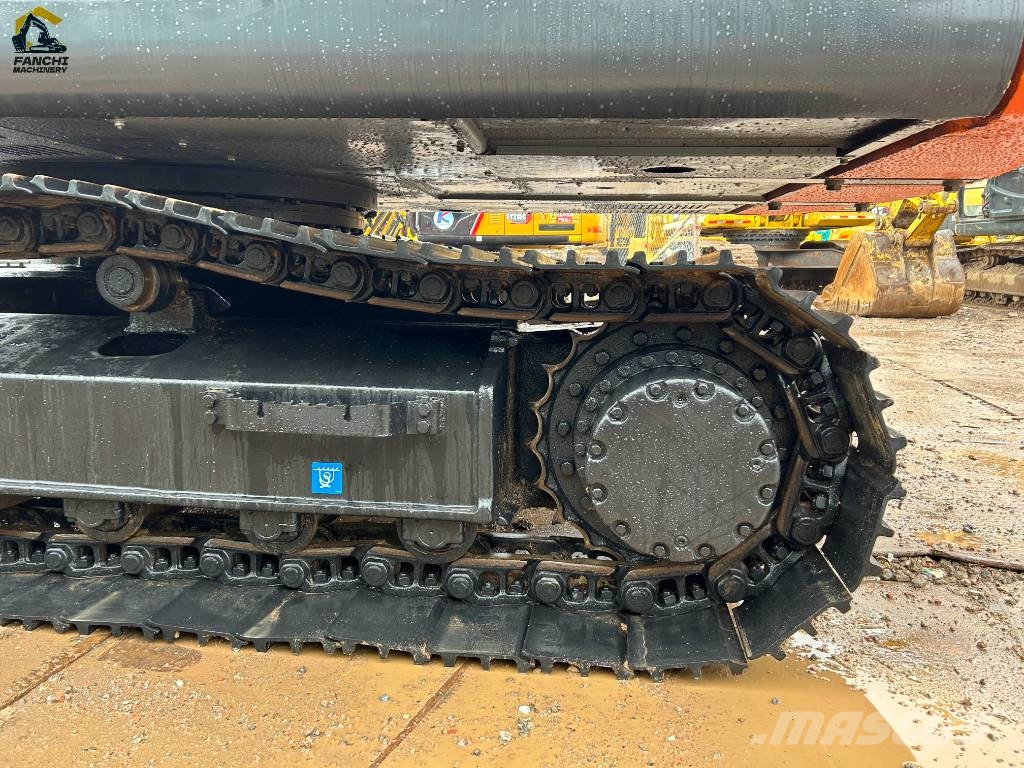 Hitachi ZX 200 LC Гусеничні екскаватори
