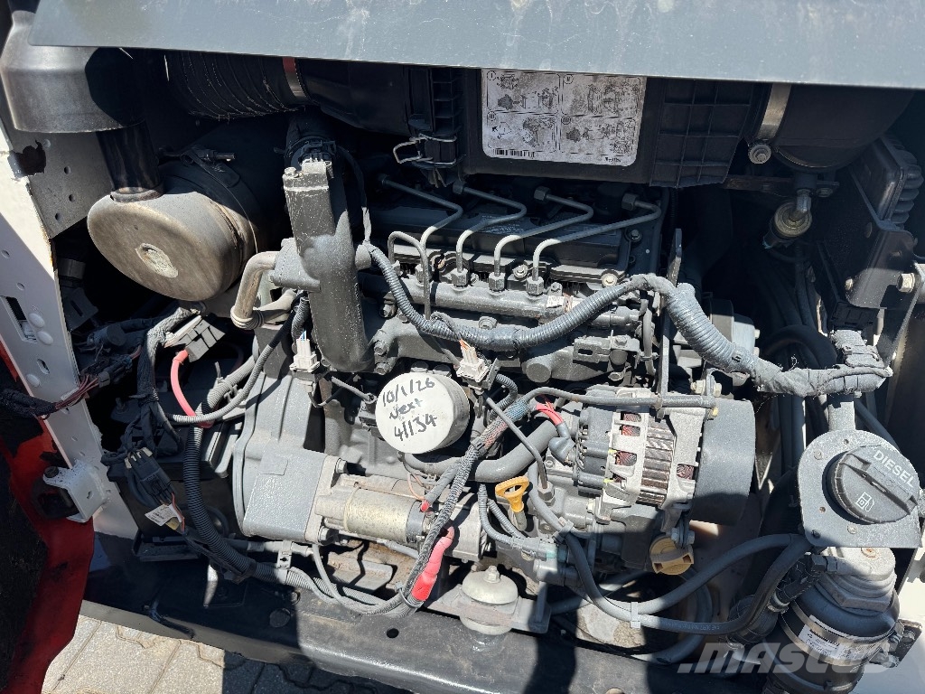 Bobcat S 550 لوادر بعجل