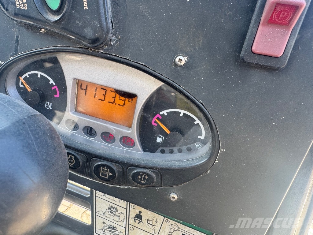 Bobcat S 550 لوادر بعجل