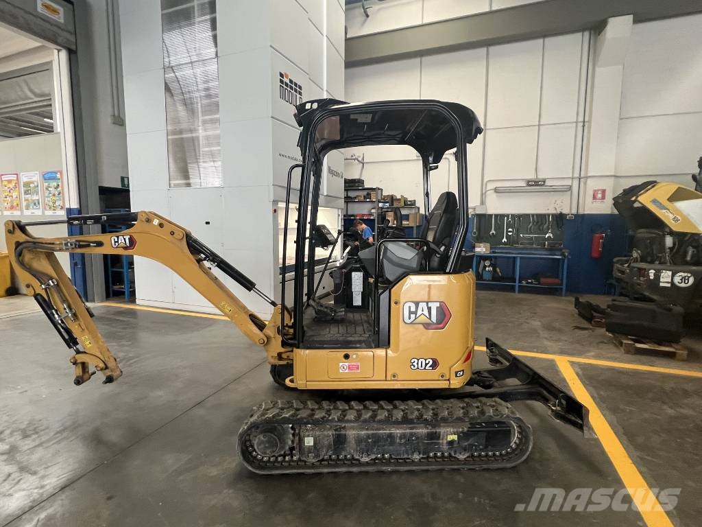 CAT 302 CR 小型挖掘机