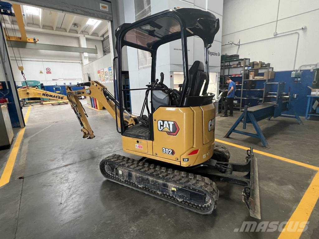 CAT 302 CR 小型挖掘机