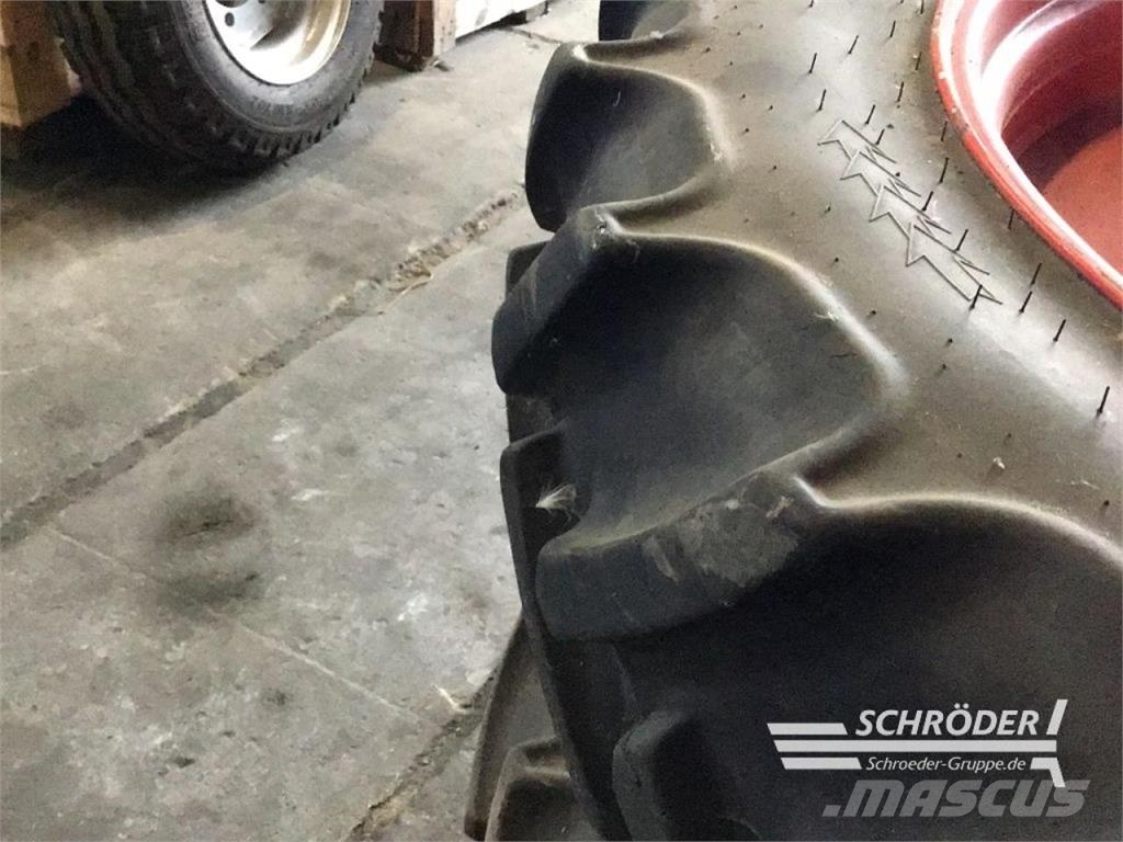 Fendt PFLEGERÄDER 2X320/85R38 + 2X320/105R54 Ruedas dobles
