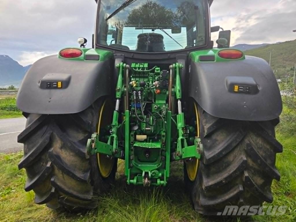 John Deere 6155 R الجرارات