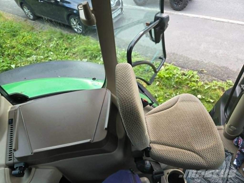 John Deere 6155 R الجرارات