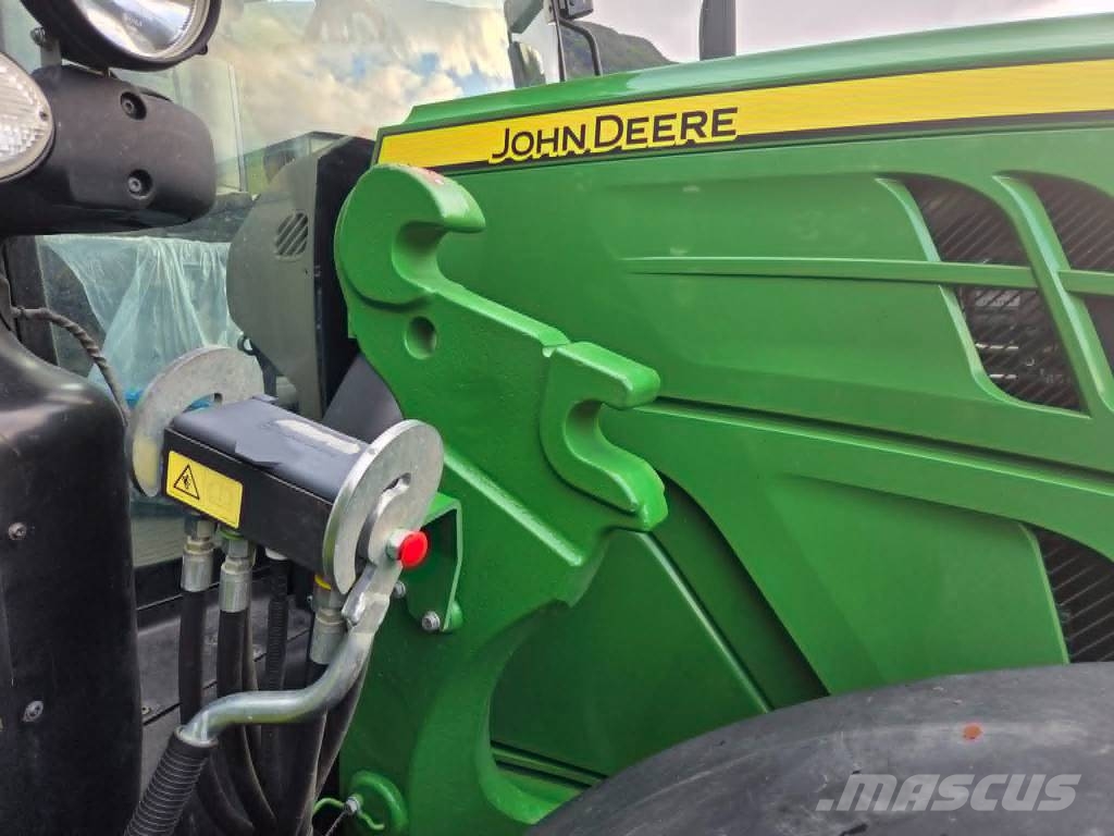 John Deere 6155 R الجرارات