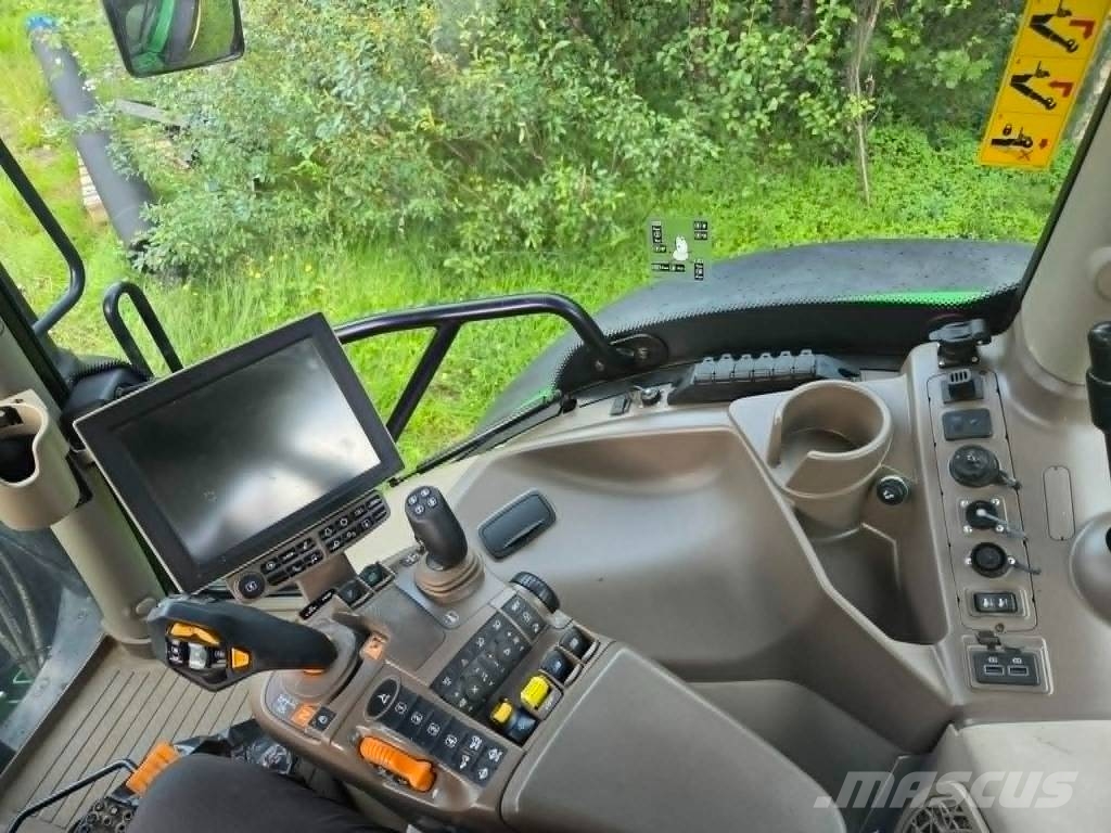 John Deere 6155 R الجرارات
