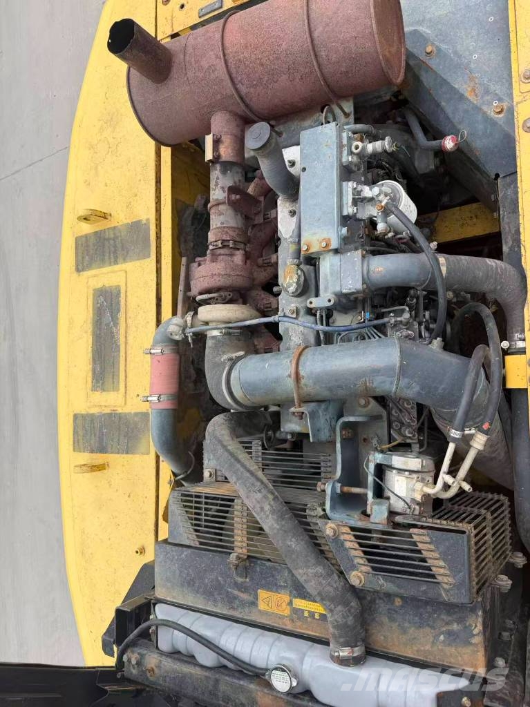 Komatsu PC 360-7 حفارات زحافة