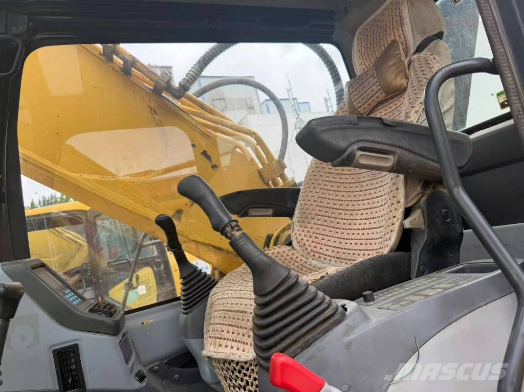 Komatsu PC 360-7 حفارات زحافة